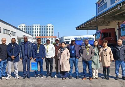 海外某國考察團到訪公司，共探合作新契機